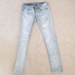 Light wash skinny jeans